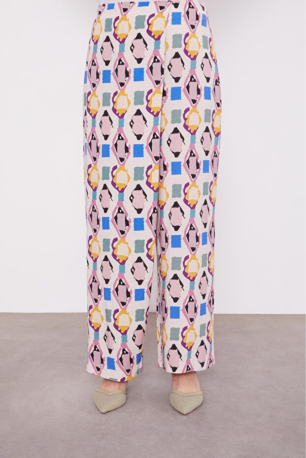 طقم تونيك منقوش بنمط هندسي باللون البودرة - 6