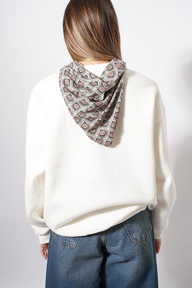 سويت بيسك وايت مع معرض سيللا - 5