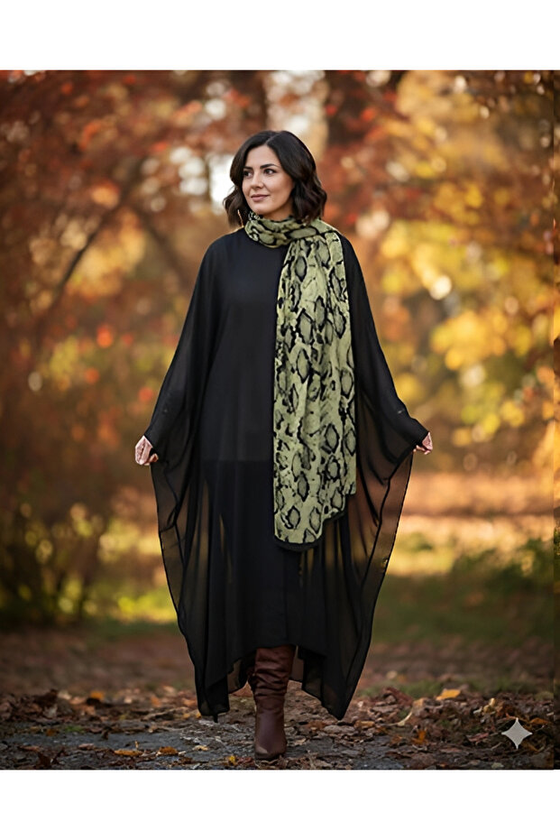 وشاح بنمط الثعبان / إستاسكراف من الساتان الكوبرا 180×70 سم