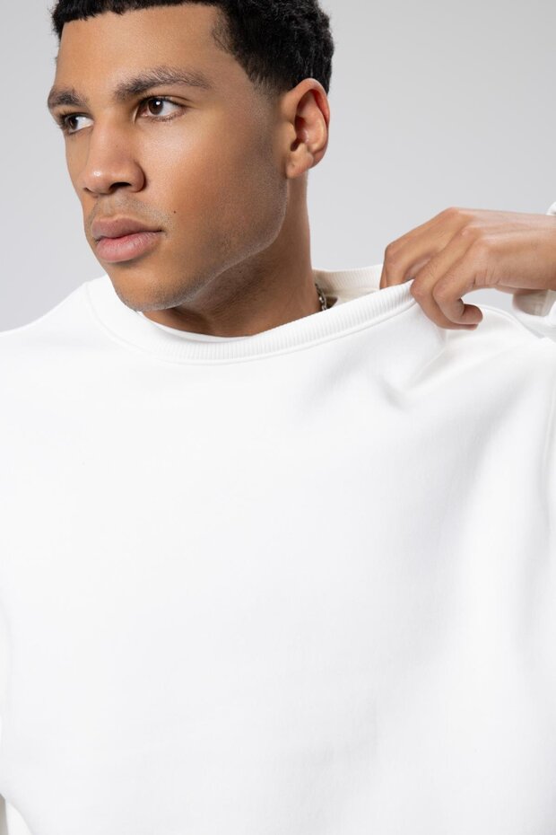 Boxy Fit Basic Sweatshirt Ekru - 4