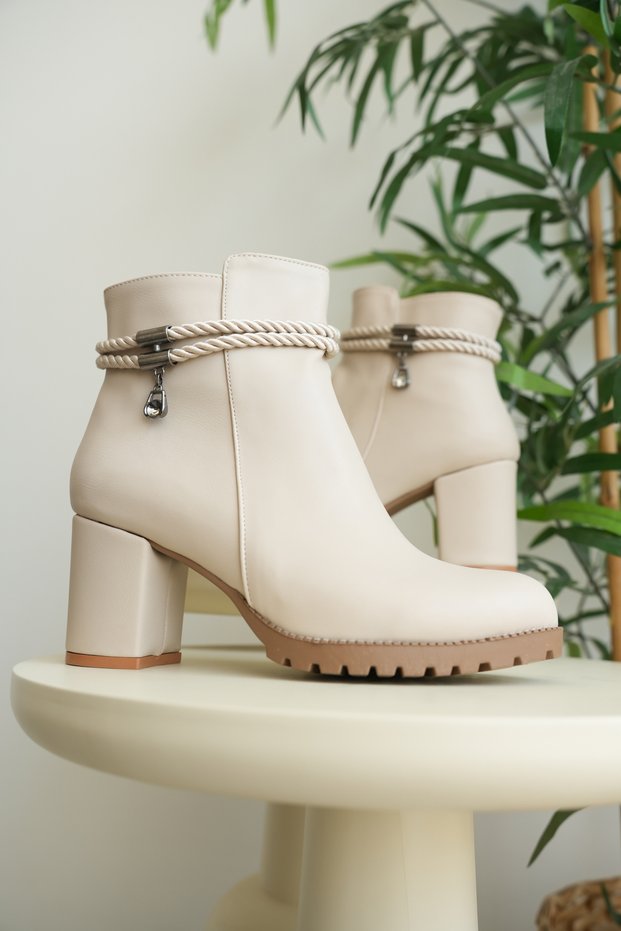 Women's Beige Zippered Buckle Detailed Daily Use Short Heeled Boots Shoes