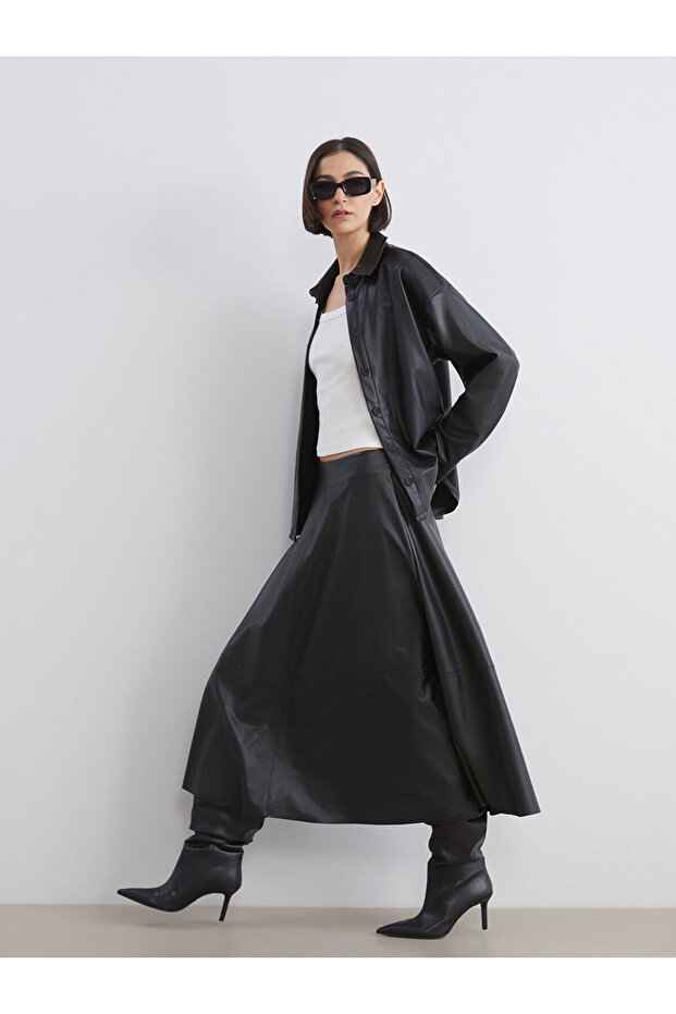 Siyah Deri Görünümlü Kloş Etek - 1