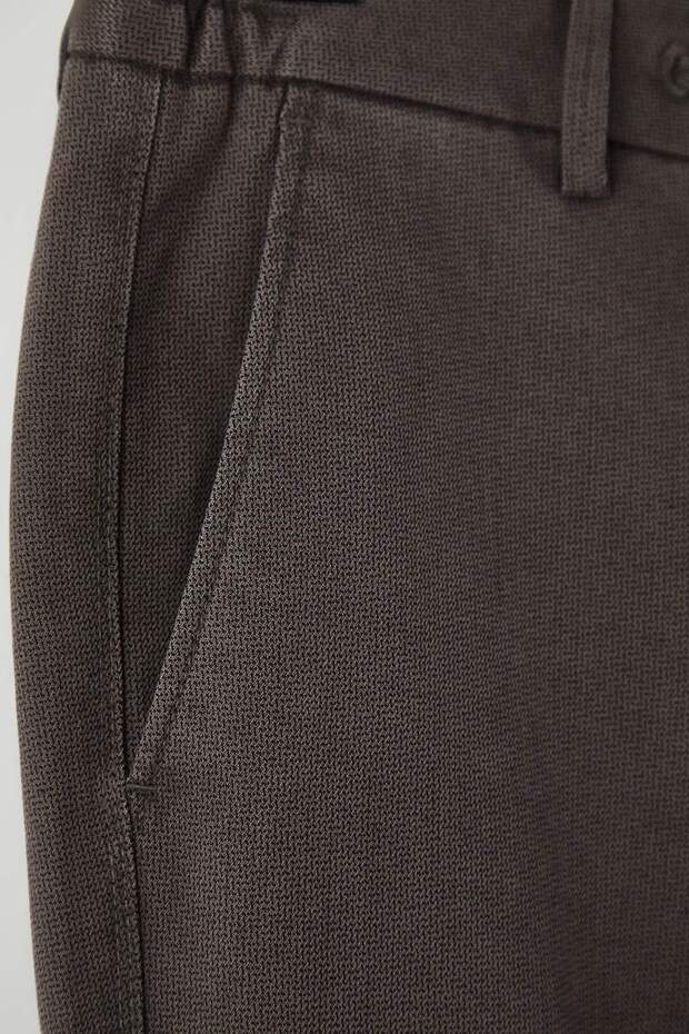 Kahverengi Regular Fit Dokulu Rahat Erkek Pantolon TMNAW26PL00007 - 7