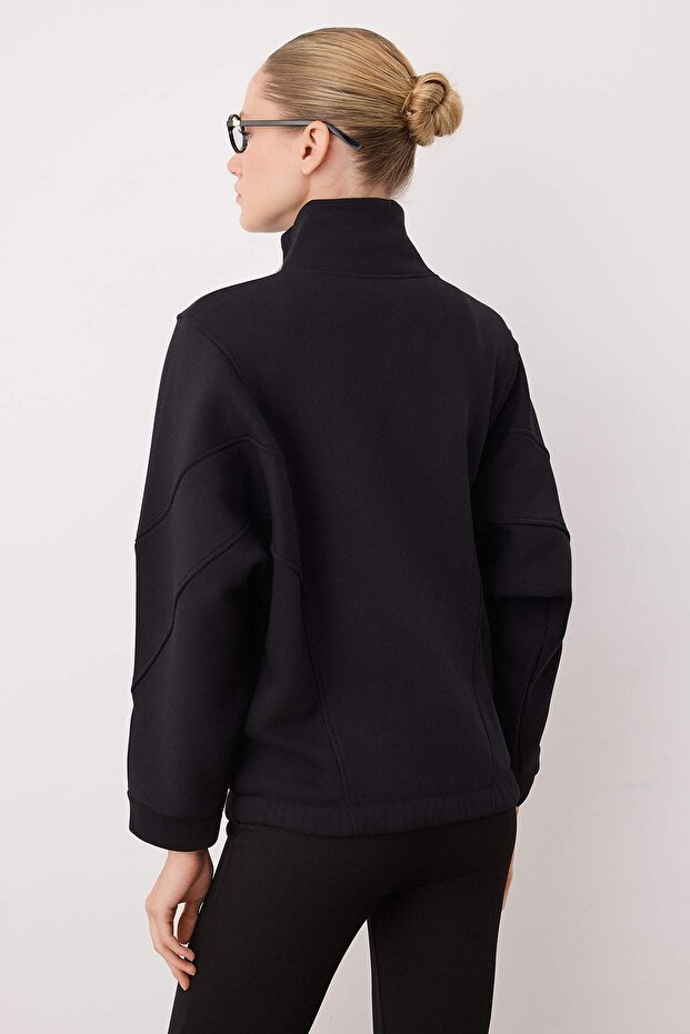 Siyah-Beyaz Renk Bloklu Fermuarlı Dik Yaka Oversize Bomber Örme Sweatshirt TWOAW26SW00037 - 4