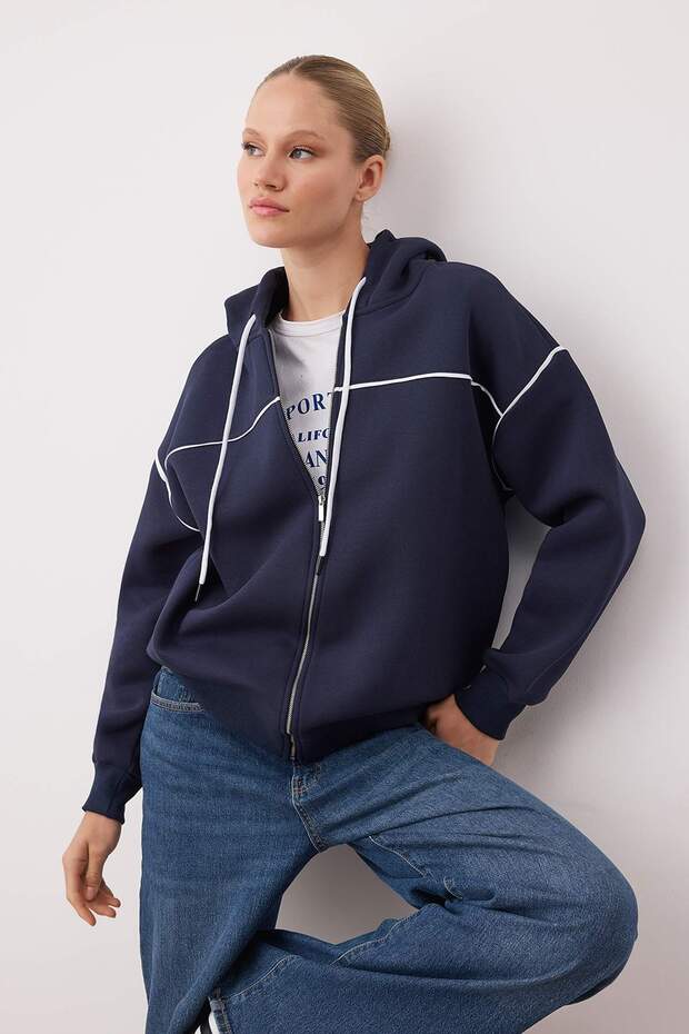 Lacivert Kapüşonlu ve Biye Detaylı Oversize/Geniş Kalıp Örme Sweatshirt TWOAW26SW00106 - 1