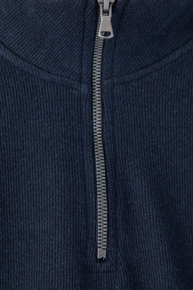 Lacivert Yeni Oversize/Geniş Kesim Penguen Nakışlı Dokulu Dik Yaka Sweatshirt TMNAW26SW00014 - 7