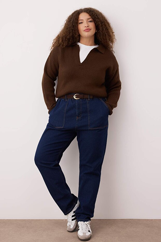 Koyu Mavi Yüksel Bel Beli Lastikli Büyük Beden Mom Fit Jeans TBBAW26CJ00020 - 2