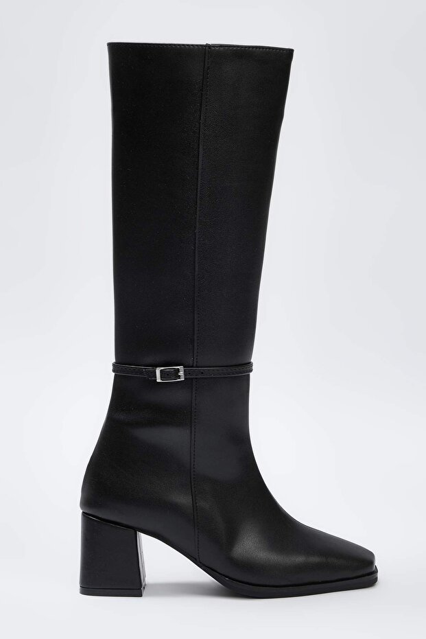 Czarne buty damskie z kwadratowym noskiem i czarnym paskiem, obcas blokowy 6,5 cm TAKAW26CZ00007 - 3