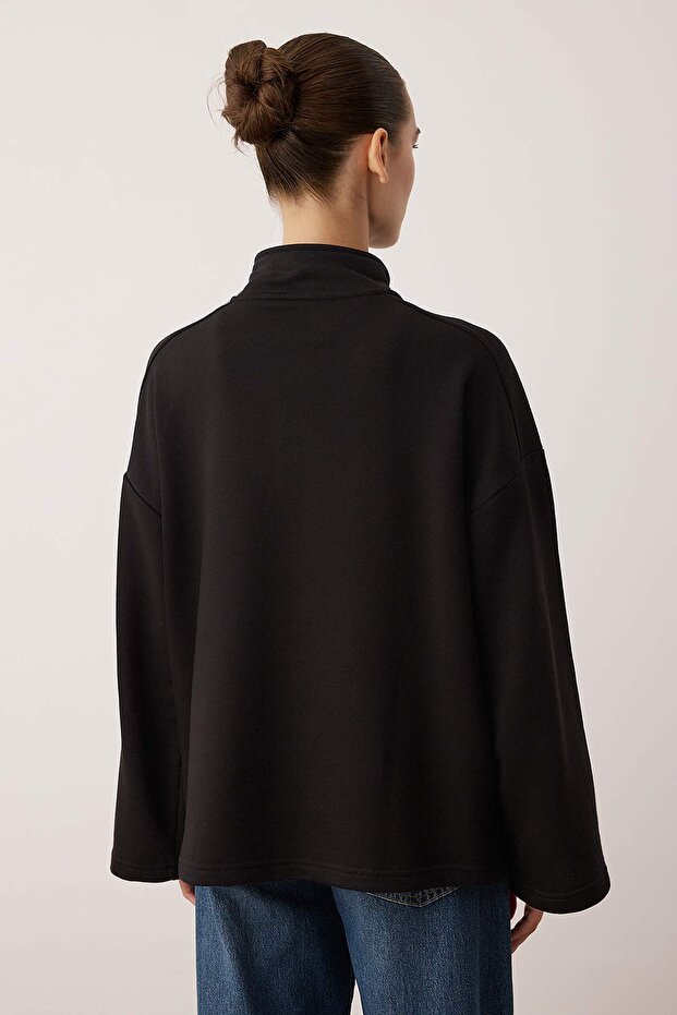 Siyah Dik Yaka Fermuarlı ve Cepli Relaxed/Rahat Kalıp Örme Sweatshirt TWOAW26SW00187 - 4