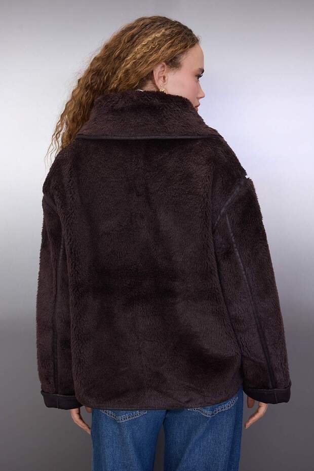 Kahverengi Oversize Kalıp Peluş Mont TWOAW26MO00062 - 5