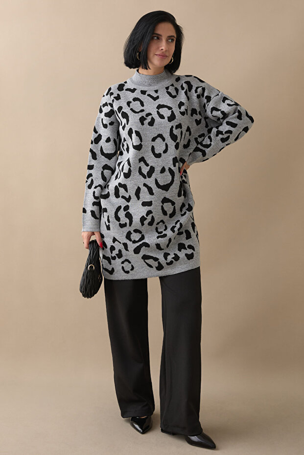 سترة تريكو رمادية لامعة منقوشة - 4