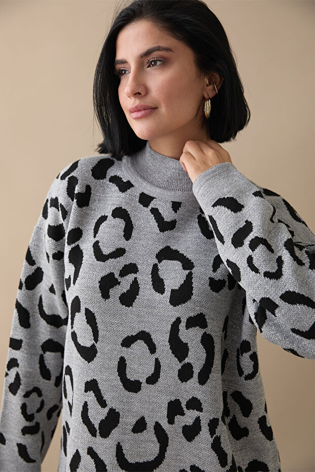 سترة تريكو رمادية لامعة منقوشة - 5