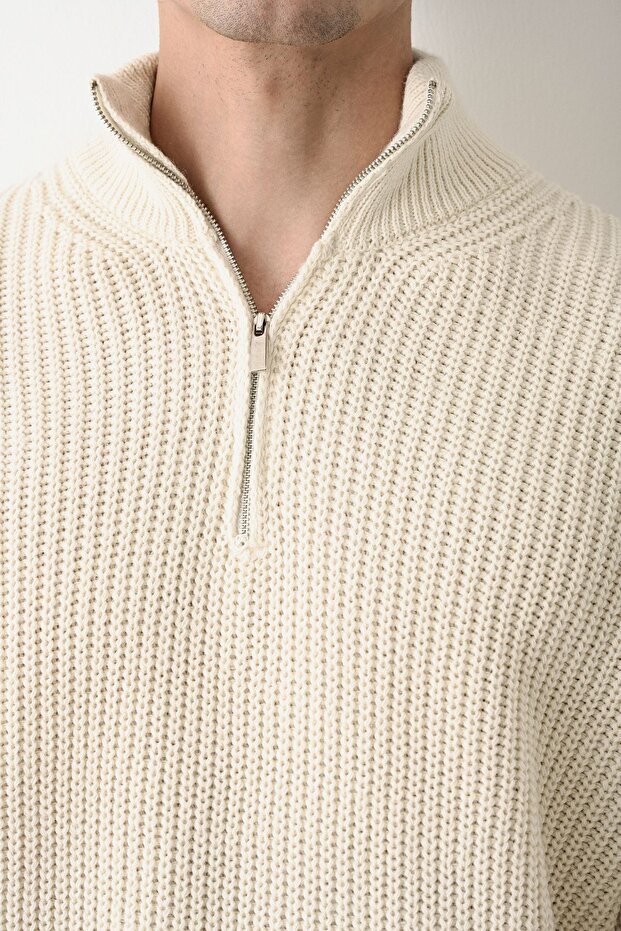 Fermuarlı Krem Dik Yaka Basic Oversize Kazak - 2