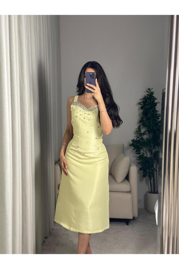 Midi embroidered dress