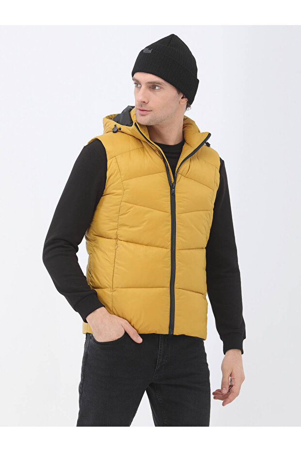 Sarı Regular Fit Kapüşonlu Casual Dokuma Spor Yelek - 5