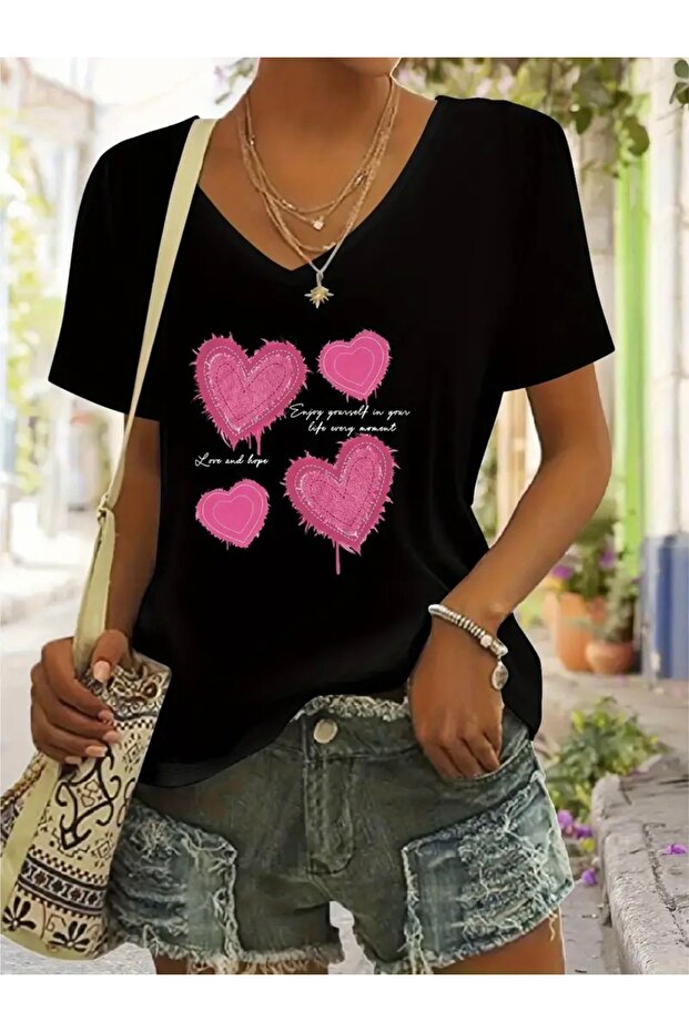 Pink Hearts Printed Women's Oversize V-Neck T-Shirt