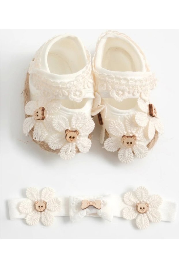 3-Month-Old Newborn Ecru Baby Bandana Booties Set with Teddy Bear and Bow, 2 Pieces