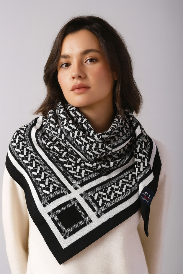 Desenli Üçgen Triko Şal - 3