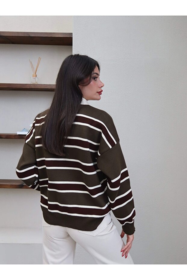 Gestreifter Strickpullover mit Polokragen - 5
