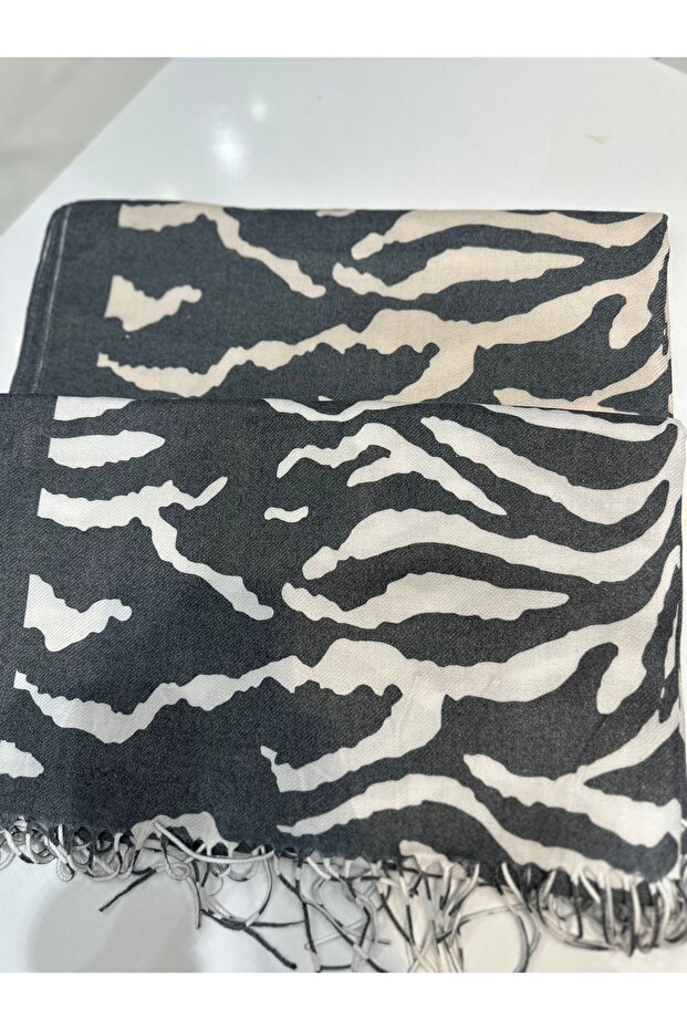 Eșarfă de umăr cu model sezonier - 1