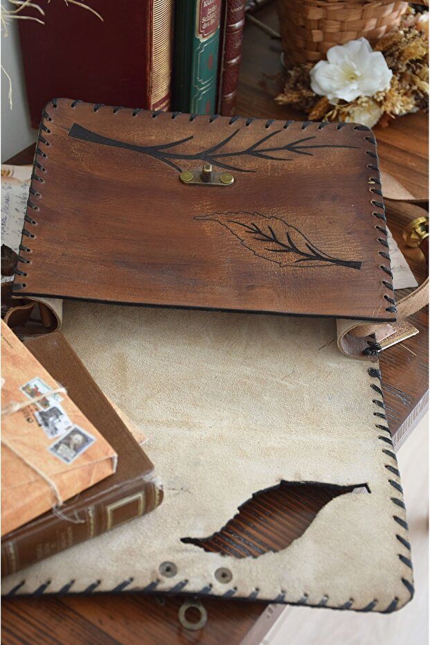 حقيبة من الجلد الطبيعي بنمط أوراق الشجر - 4