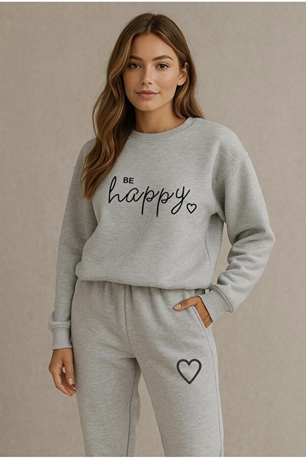 مجموعة ملابس رياضية للجنسين بطبعة BE HAPPY مقاس كبير مع ياقة دائرية علوية/سفلية