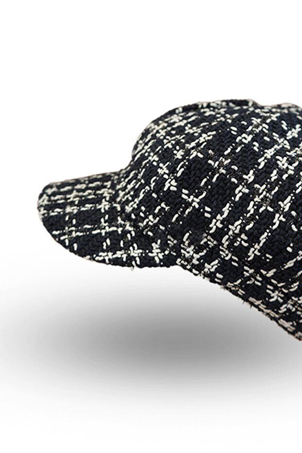 Elegant wool-lined hat - 2