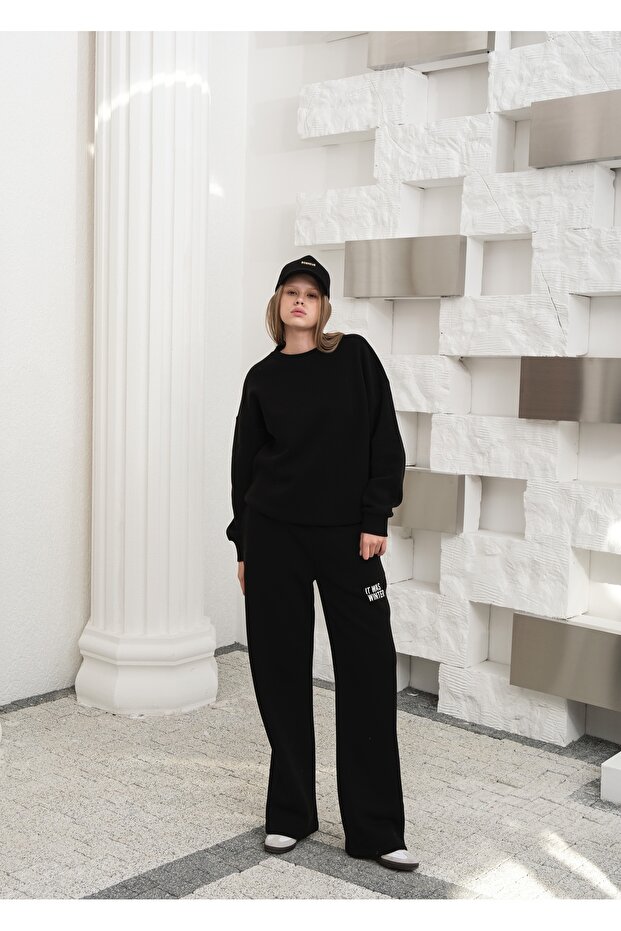 طقم بدلة رياضية من القطن المزخرف بثلاثة خيوط مع تفاصيل على الجزء الأمامي والخلفي - 3