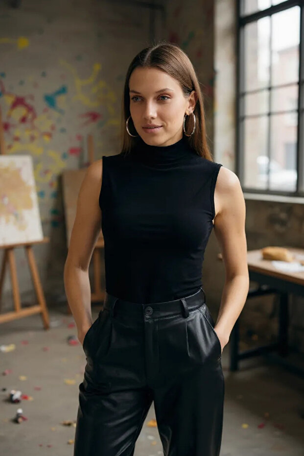 Kadın Siyah Kolsuz Balıkçı Yaka Basic Bluz - 8