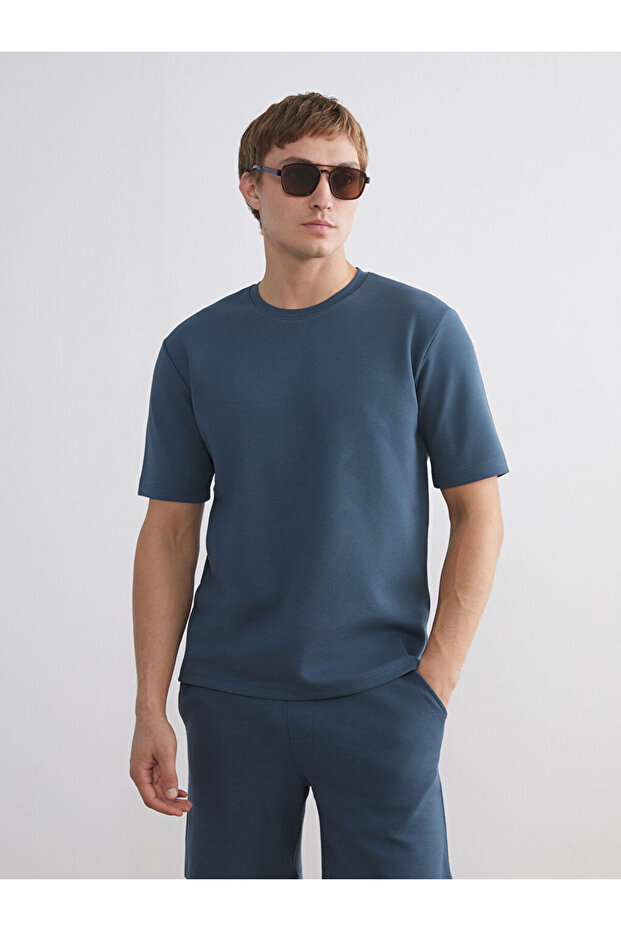 Esvab • Modern & Distinctive Zero Roba Collar Men's T-Shirt