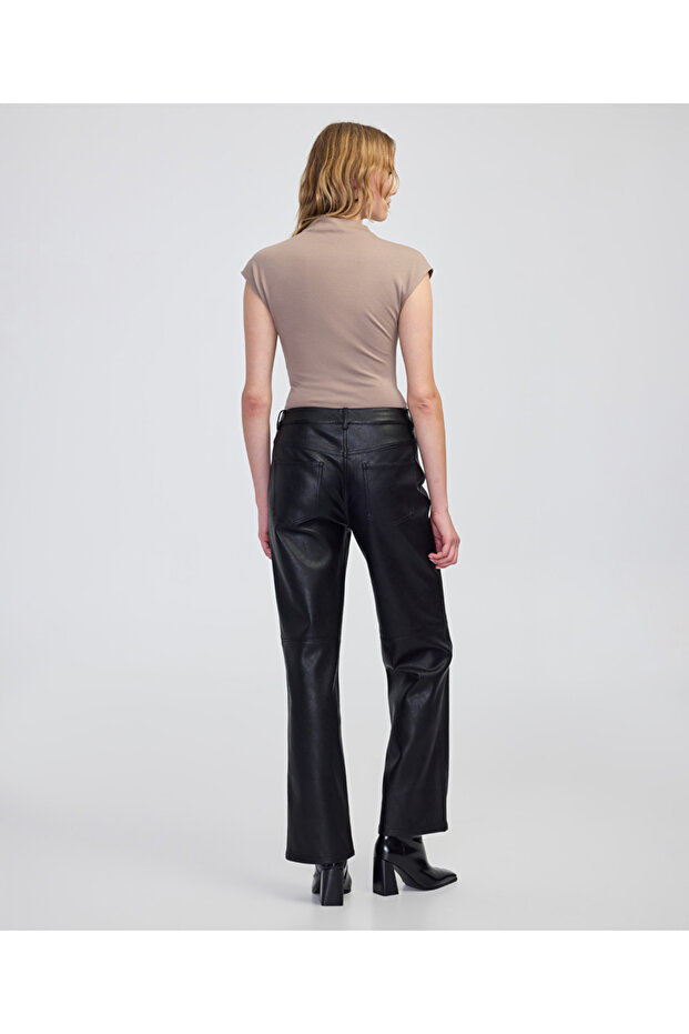 Deri görünümlü pantolon - 5