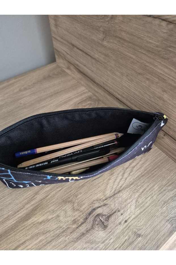 حقيبة أقلام مزخرفة بأشكال رياضية - 3