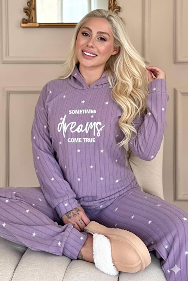 طقم بيجامة من الصوف القطيفة المزخرف بغطاء للرأس من Lila Dreams