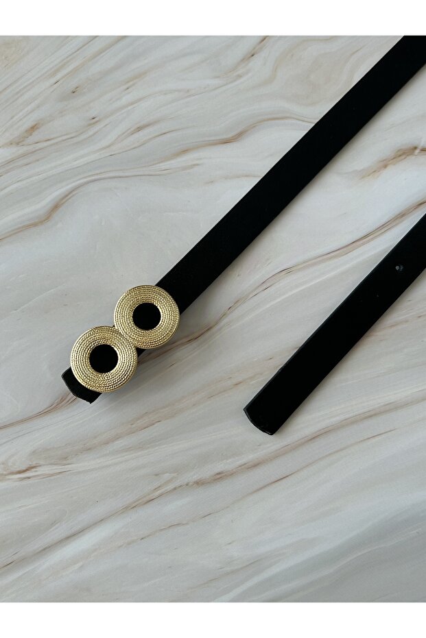 حزام جلدي بإبزيم ذهبي