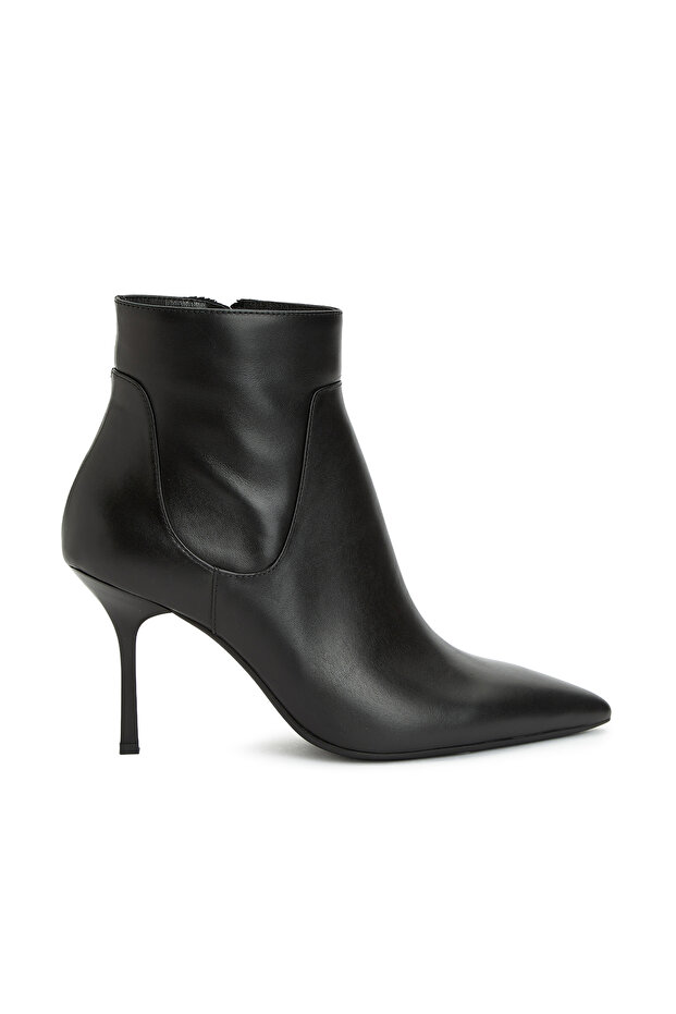 Siyah Kadın Bot - 2