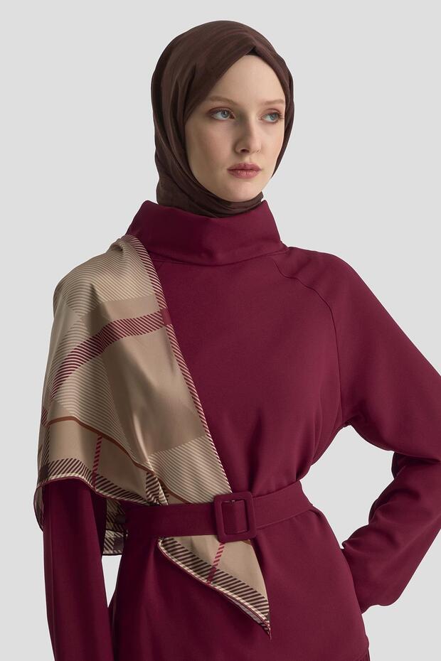 بدلة بتأثير التجاعيد 25KD1019 أحمر داكن
