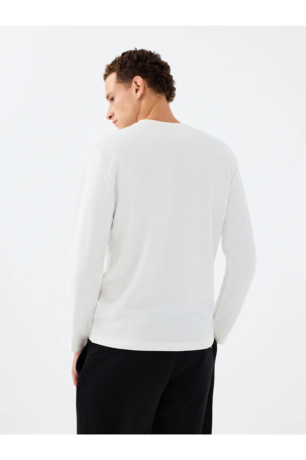 Регулярний крій Біла чоловіча футболка з довгими рукавами Lf2040679 - 3