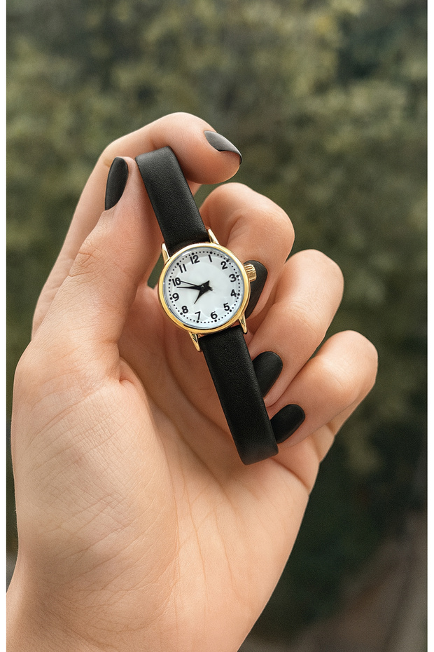 New Season Special Design Minimal Case Numeral Vintage Strap Women's Wristwatch