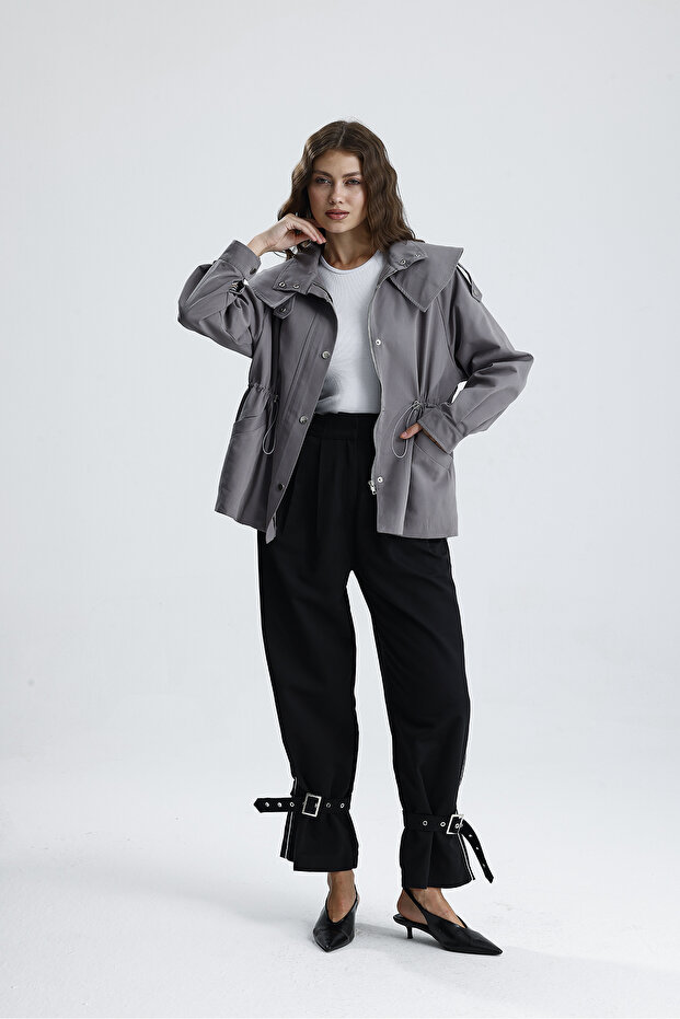 Dara Trenckot Beli Drawstring Mock Neck Pocket Waterproof Short Trench