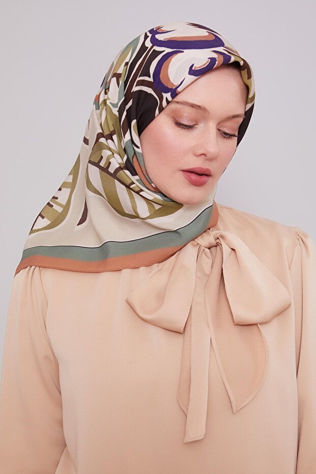 وشاح أورا بتصميم فرع زهرة السلمون