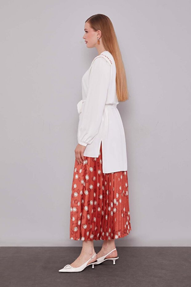 طقم تنورة منقوشة ومطوية من قماش الكيرميل - 2