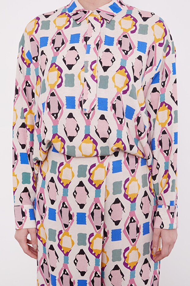 طقم تونيك منقوش بنمط هندسي باللون البودرة - 5
