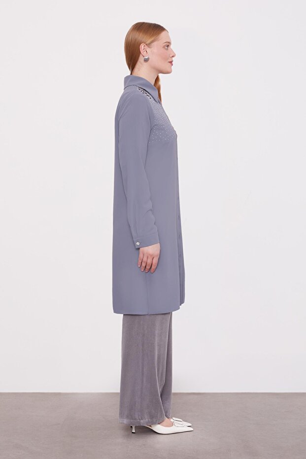 تونيك أنثراسيت مزين بحجر مربع على الكتف - 3