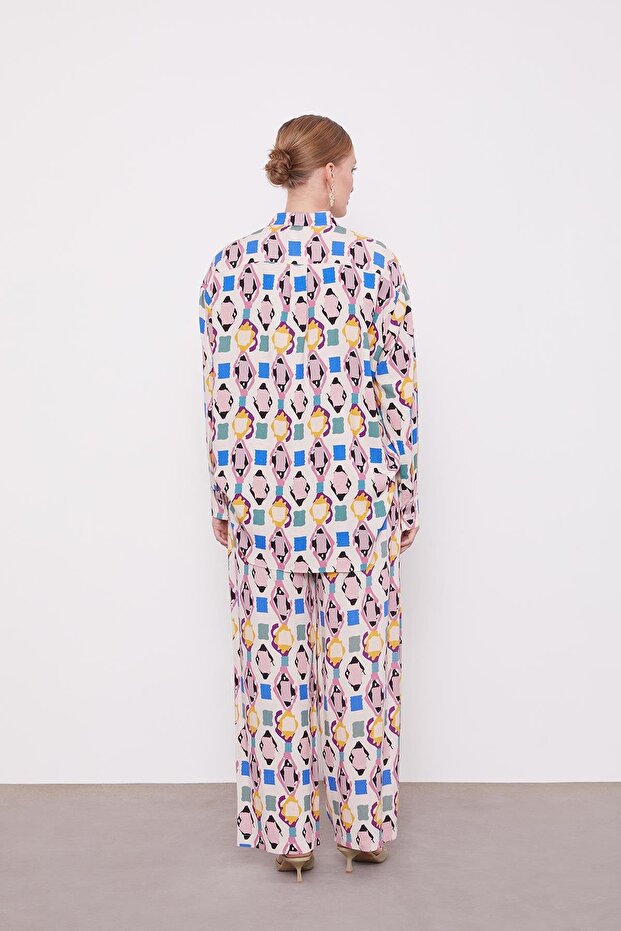 طقم تونيك منقوش بنمط هندسي باللون البودرة - 7