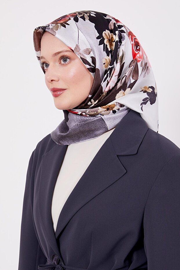 وشاح حريري بنمط زهرة فضية - 3