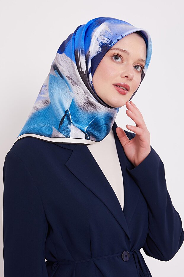 Saks Reflection Leaf Pattern Twill Silk Scarf - 1