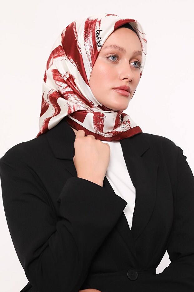 وشاح حريري بنمط فرشاة حمراء