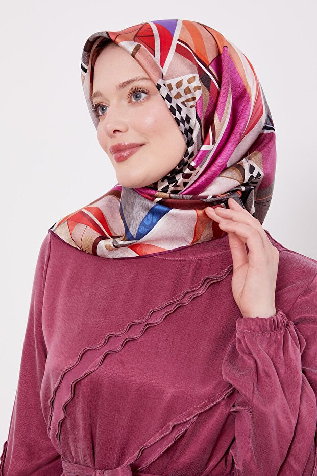 وشاح حريري بنمط التويل بنقشة الداما الأرجوانية