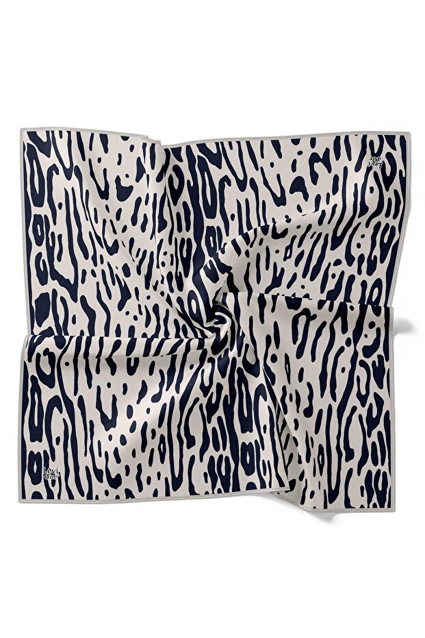 وشاح حريري من نسيج التويل بنمط الفهد الأبيض - 4