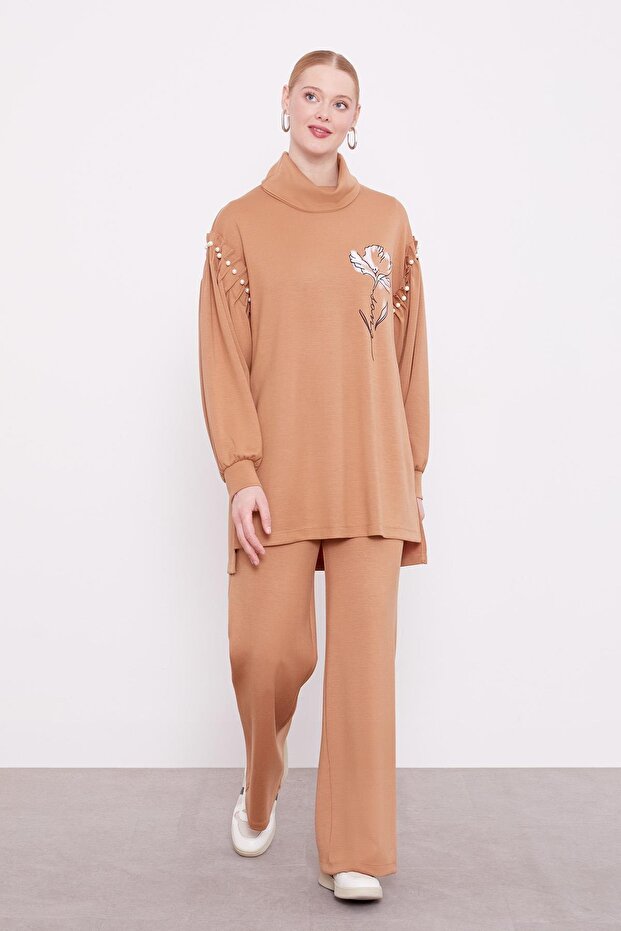 Caramel Pearl Sleeve Detailed Sports Suit